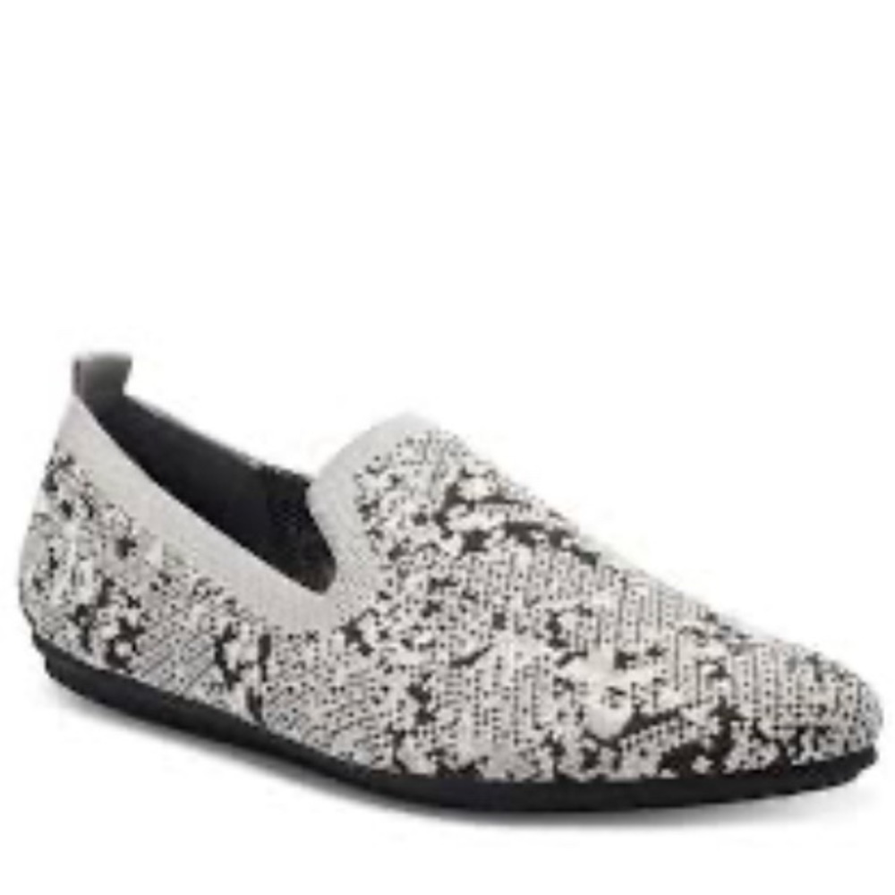 Vince Camuto fabeau knit loafers‎ gray size 11